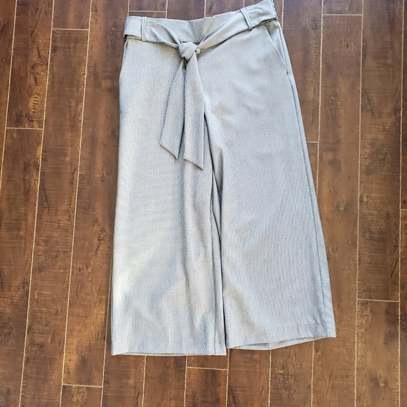ZARA Womens Tie Capri Pants Size Medium NWT - Picture 1 of 13